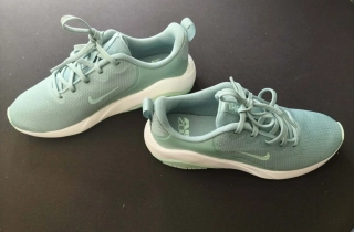  Nike Bella 7